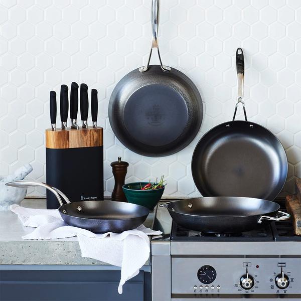 Lightweight Cast Iron Frypan 24cm