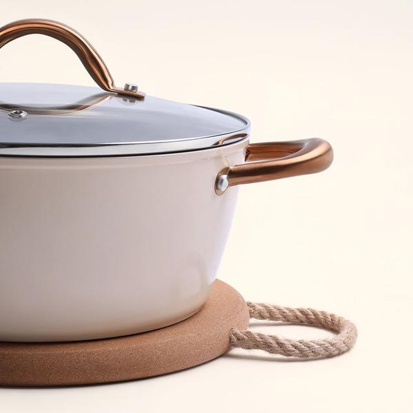 Deluxe Cork Trivet with Rope Handle Round 25 x 2cm